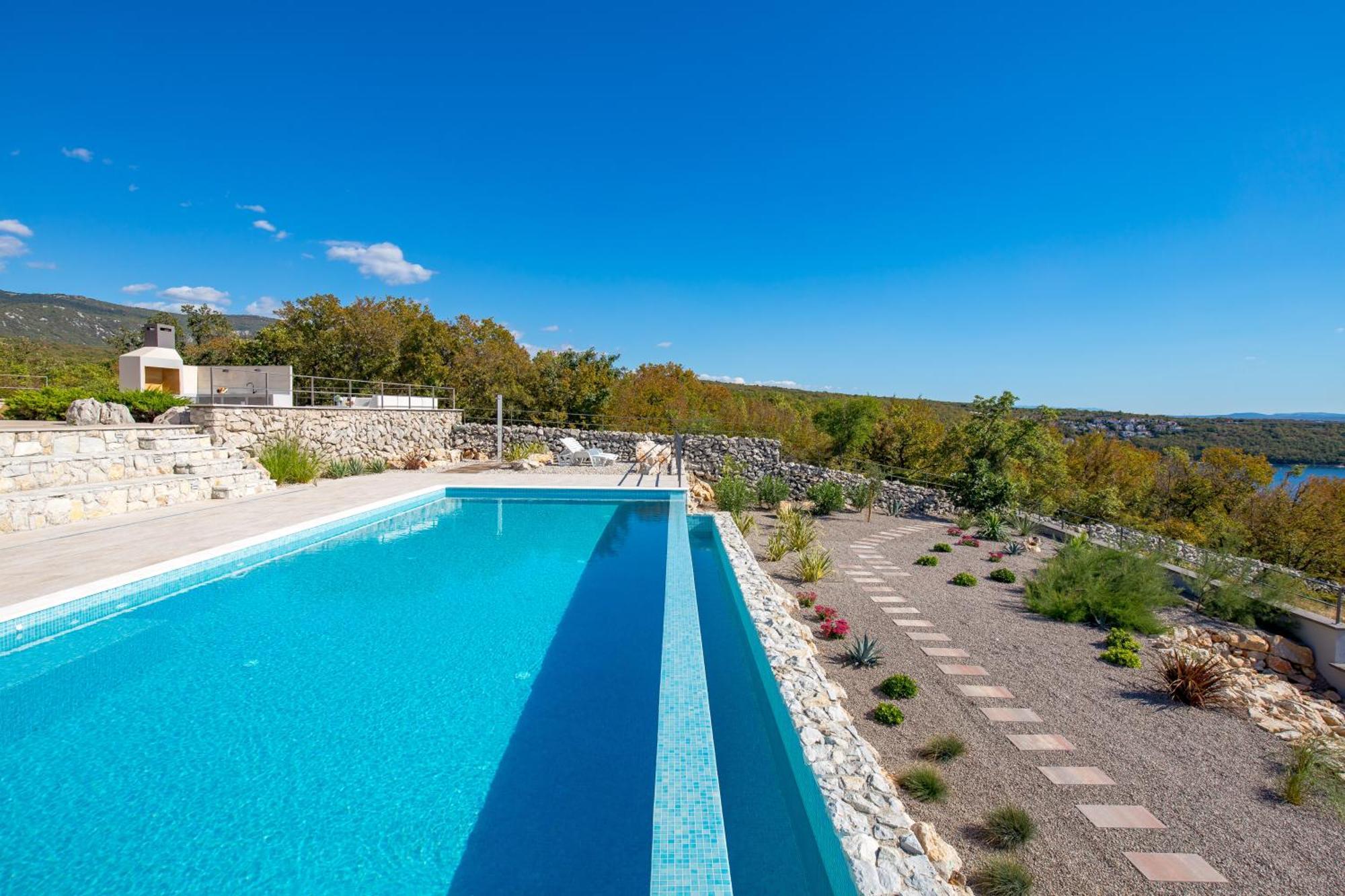 Luxury Villa Ostro With Pool & Krk Bridge View 克拉列维察 外观 照片