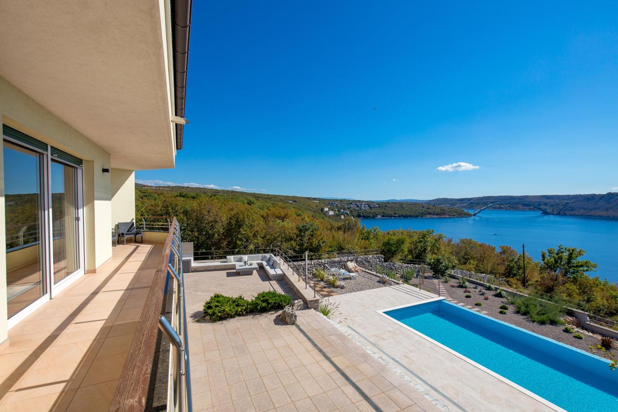 Luxury Villa Ostro With Pool & Krk Bridge View 克拉列维察 外观 照片