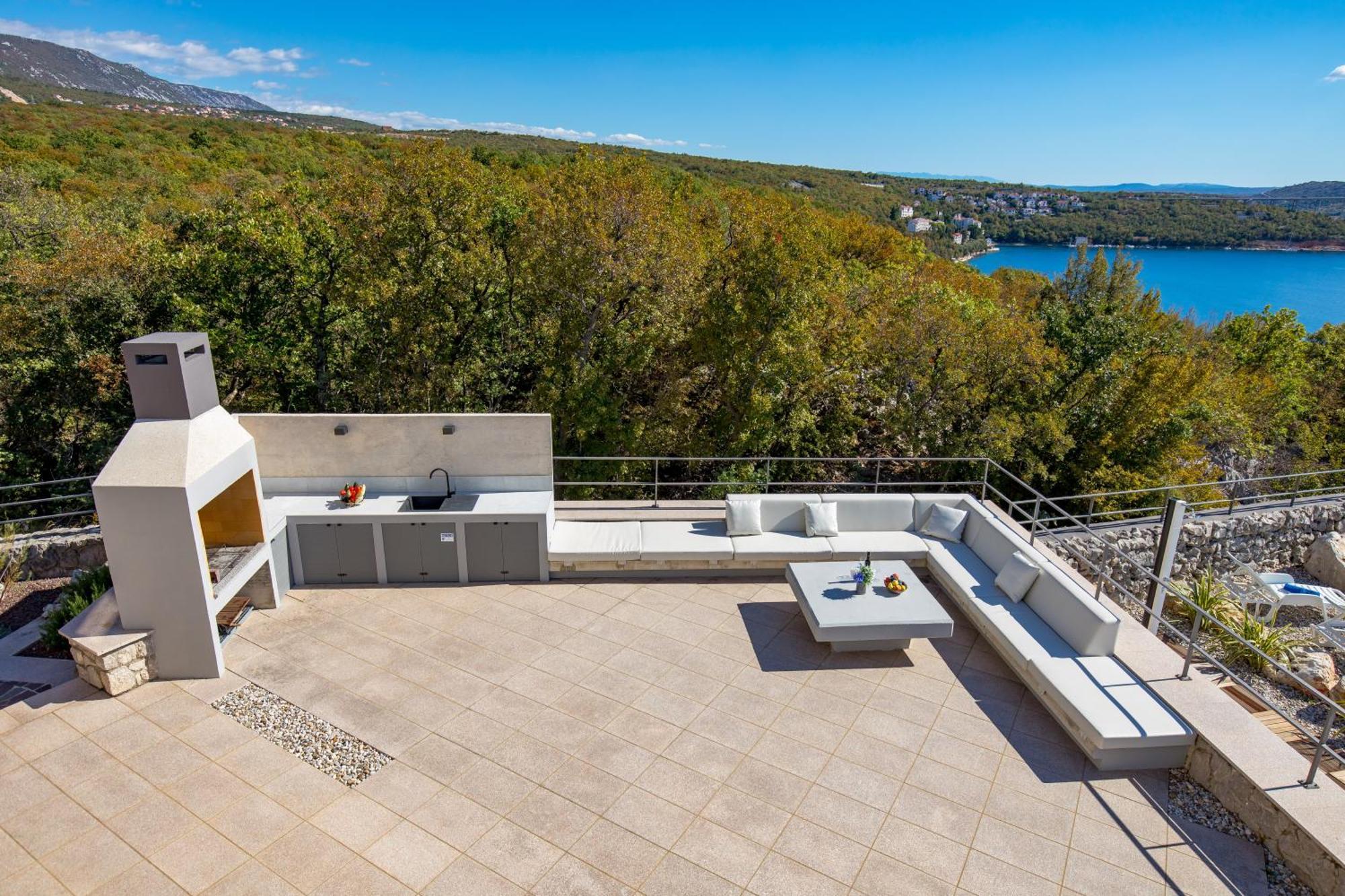 Luxury Villa Ostro With Pool & Krk Bridge View 克拉列维察 外观 照片