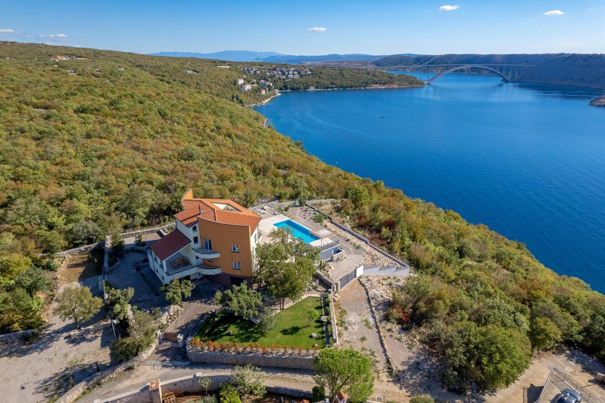 Luxury Villa Ostro With Pool & Krk Bridge View 克拉列维察 外观 照片