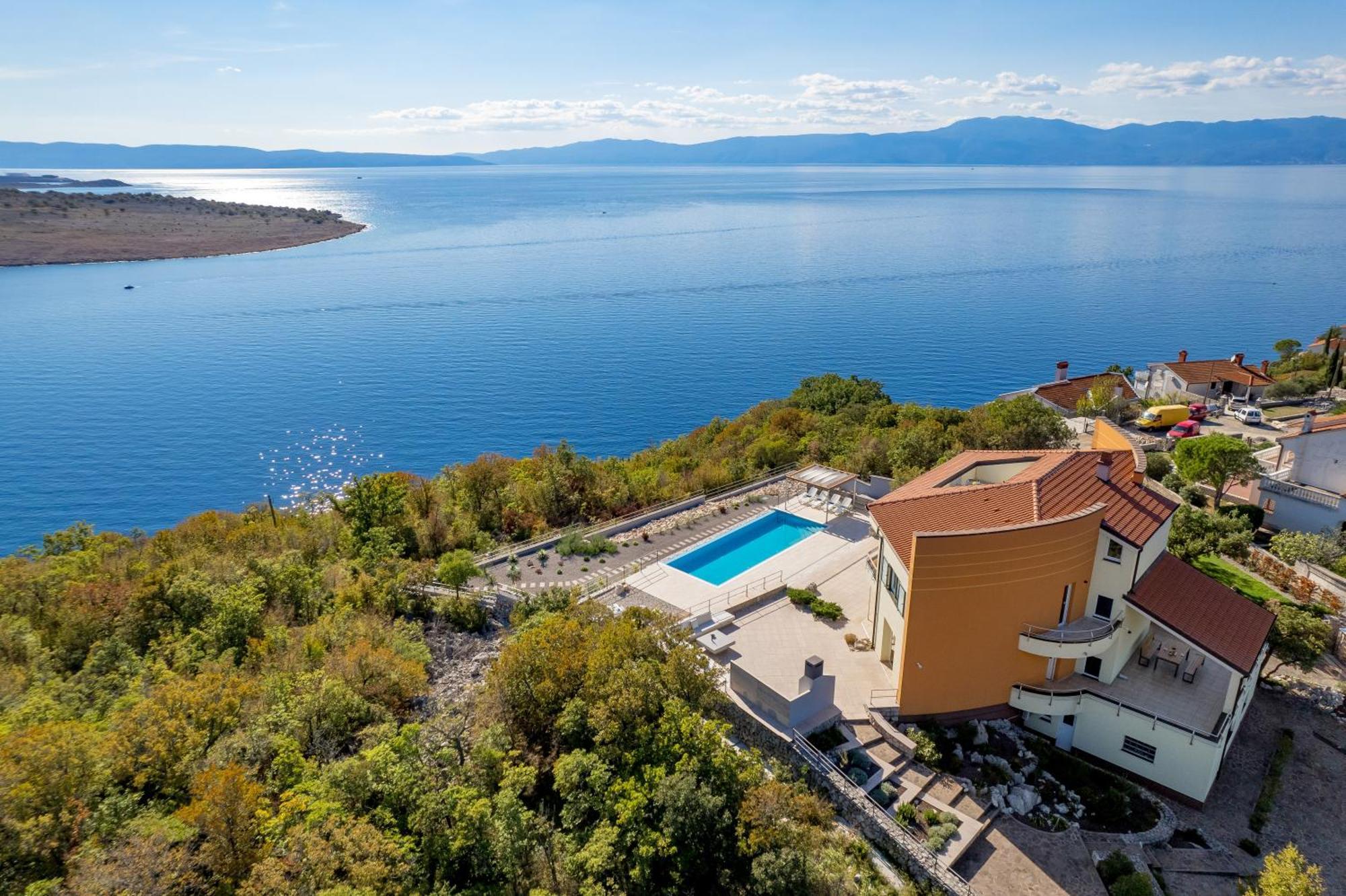 Luxury Villa Ostro With Pool & Krk Bridge View 克拉列维察 外观 照片